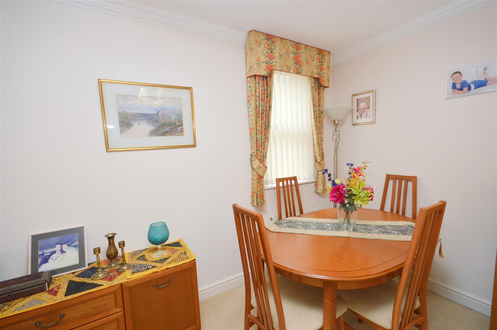 Property Details for Wilmington Square, Eastbourne Town Property